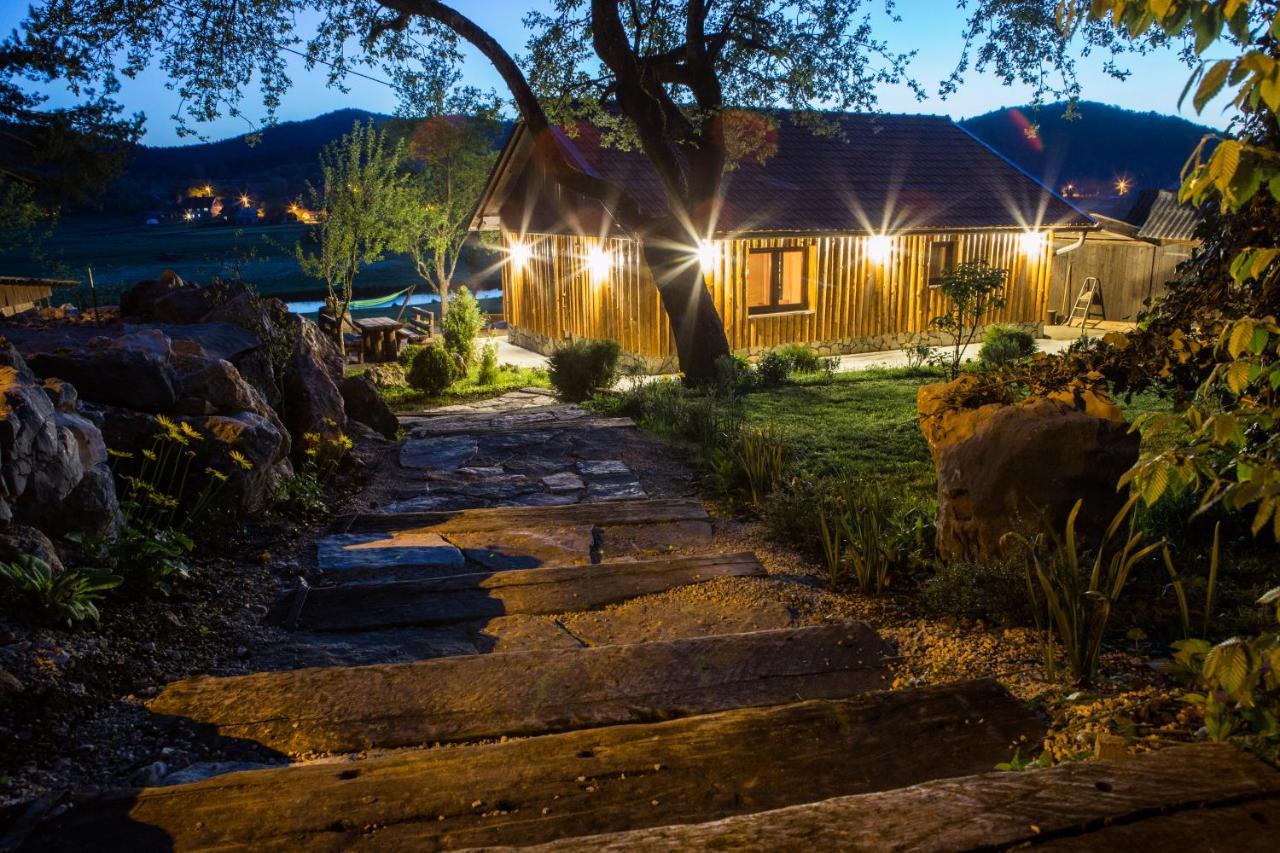 Willa House Arupium - Hot Tub Otočac Zewnętrze zdjęcie