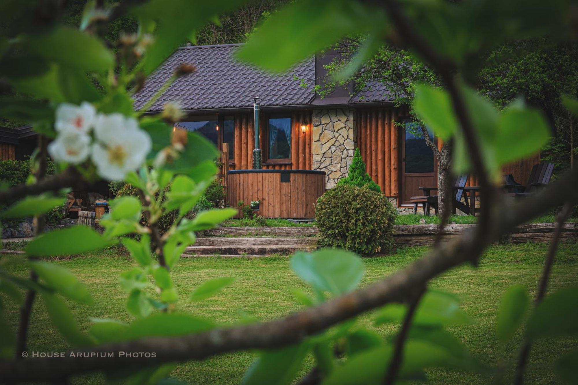 Willa House Arupium - Hot Tub Otočac Zewnętrze zdjęcie