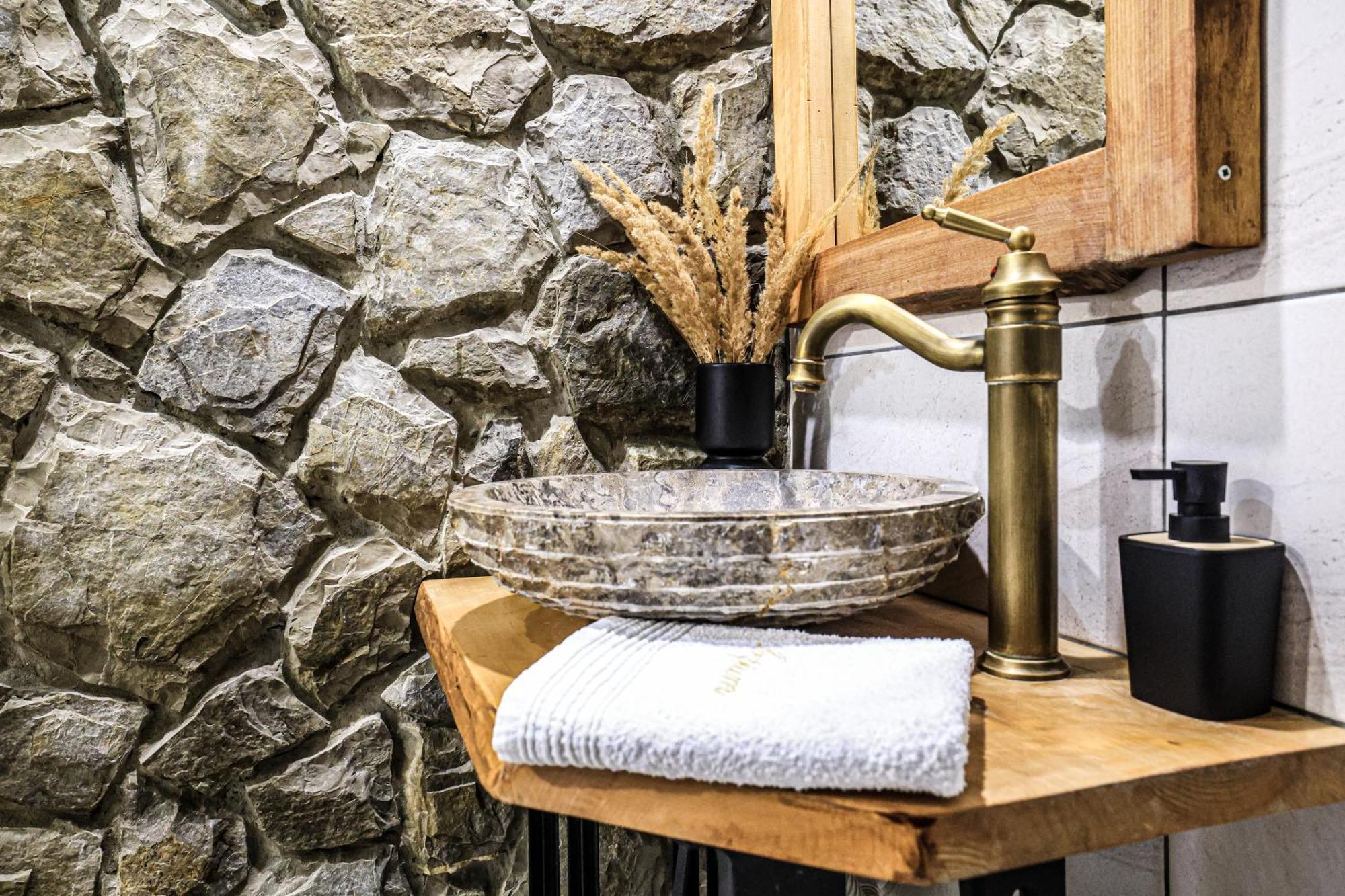 Willa House Arupium - Hot Tub Otočac Zewnętrze zdjęcie
