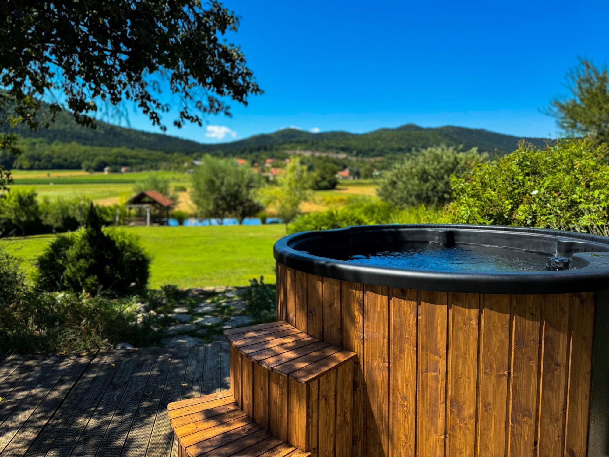 Willa House Arupium - Hot Tub Otočac Zewnętrze zdjęcie